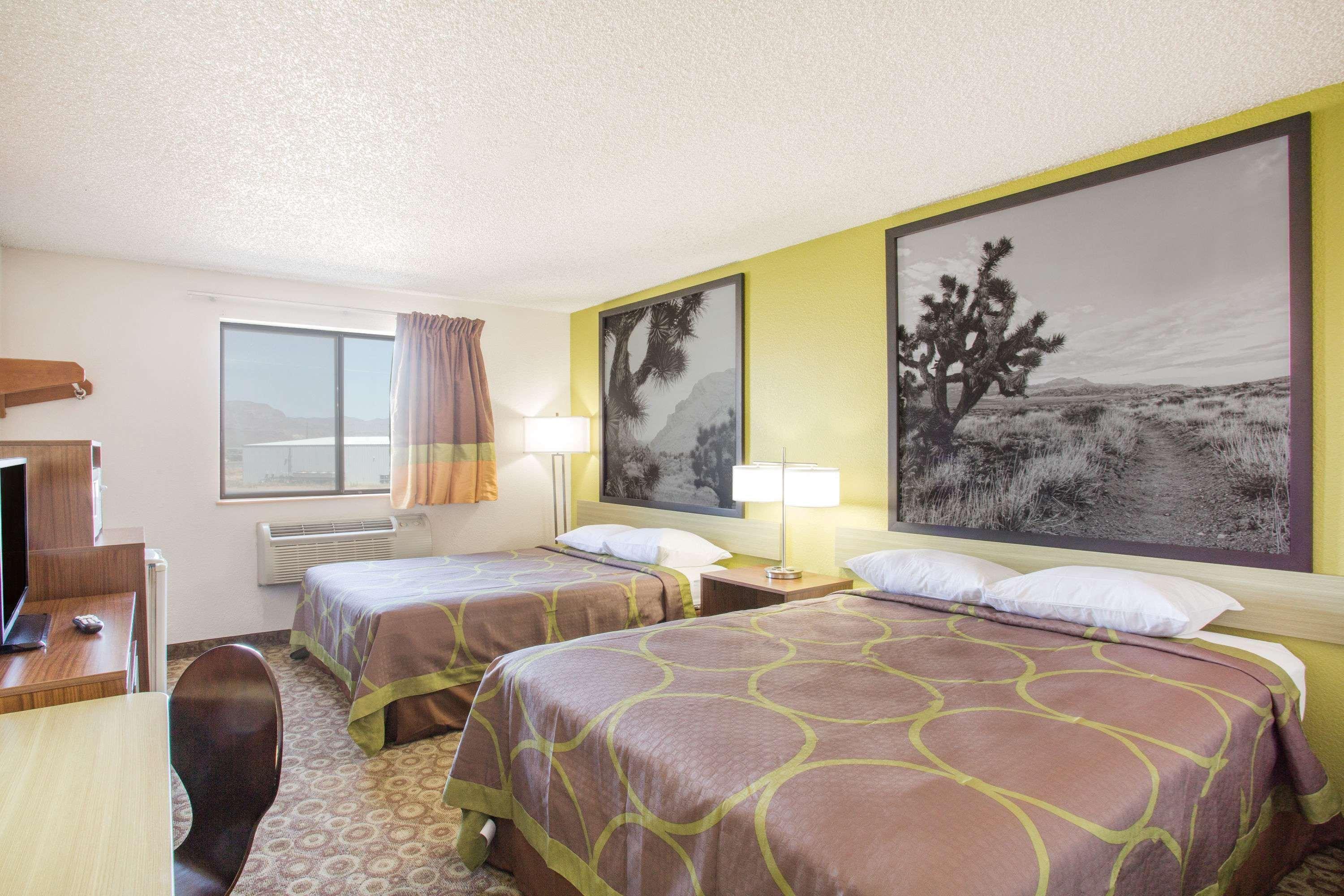 Super 8 By Wyndham Kingman Otel Dış mekan fotoğraf