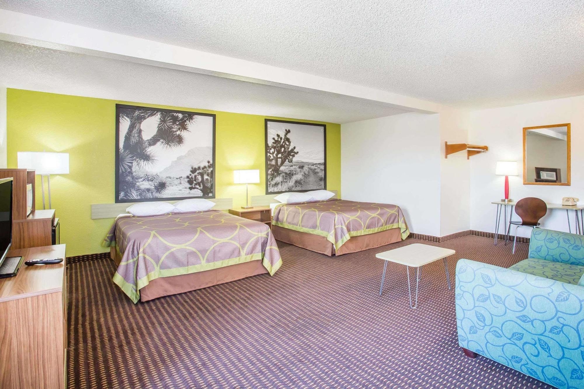 Super 8 By Wyndham Kingman Otel Dış mekan fotoğraf