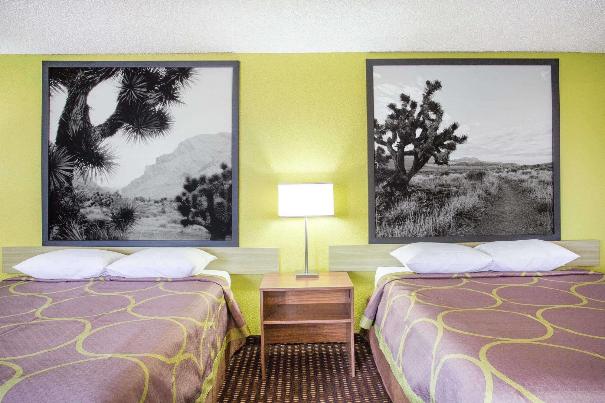 Super 8 By Wyndham Kingman Otel Dış mekan fotoğraf