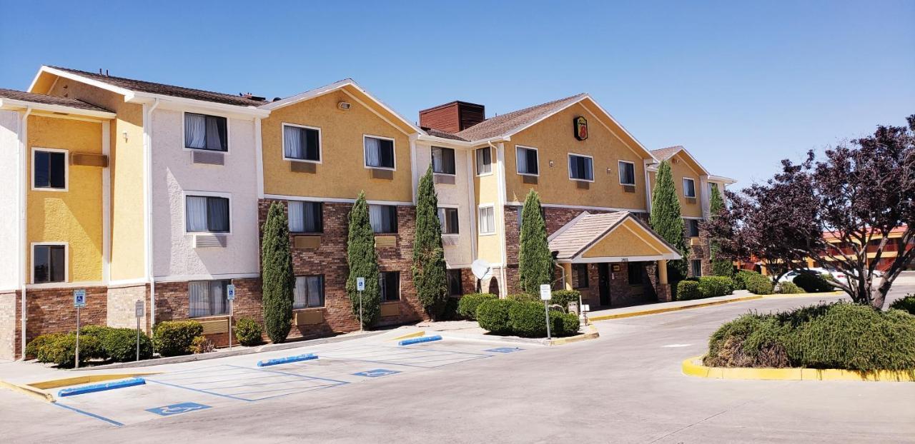 Super 8 By Wyndham Kingman Otel Dış mekan fotoğraf